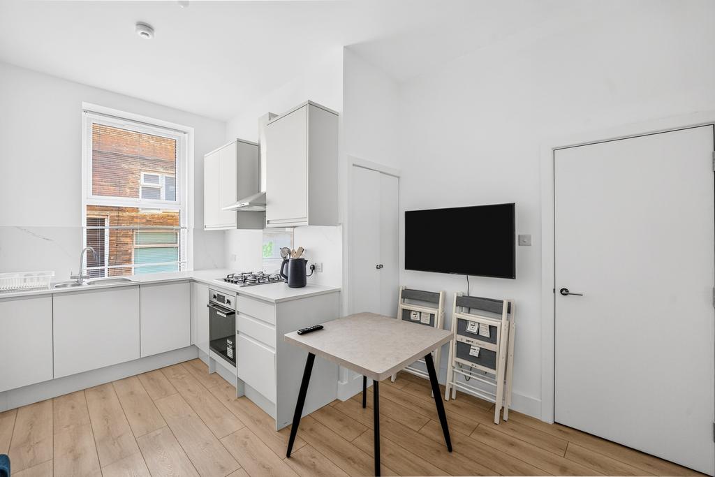 Apartment in London - View 2