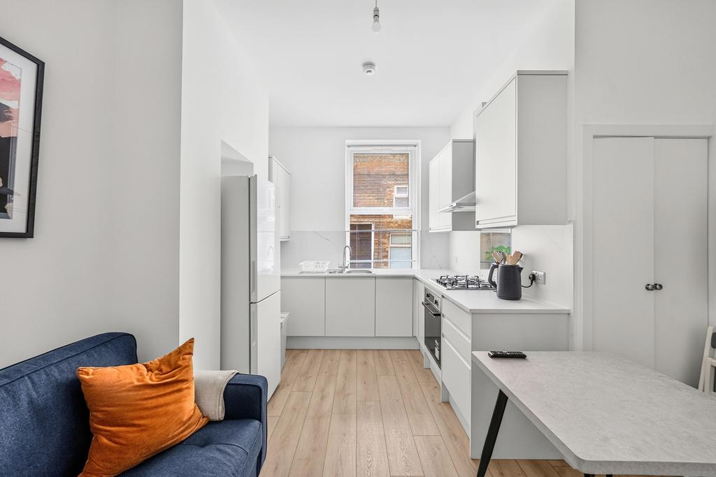 Apartment in London - View 3