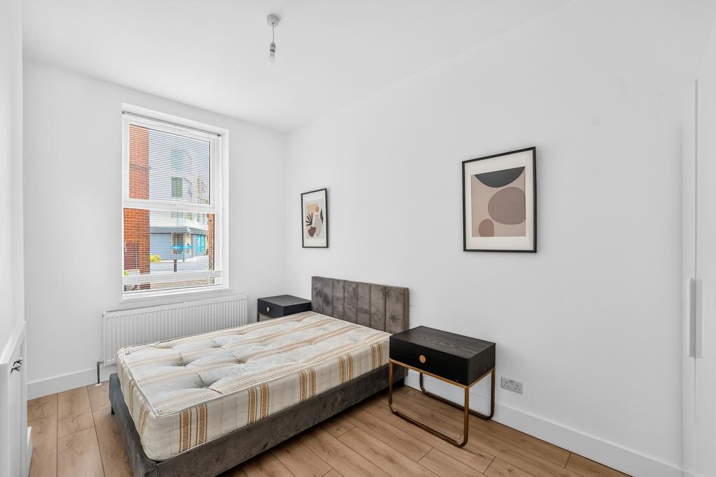 Apartment in London - View 5