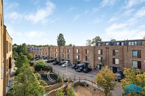 undefined, Quayle Crescent, London, N20