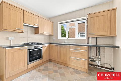 2 bedroom flat for sale, Highstone Court, New Wanstead