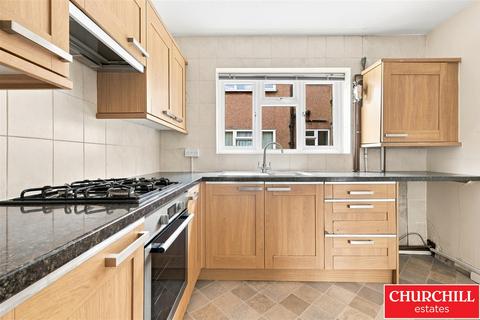 2 bedroom flat for sale, Highstone Court, New Wanstead