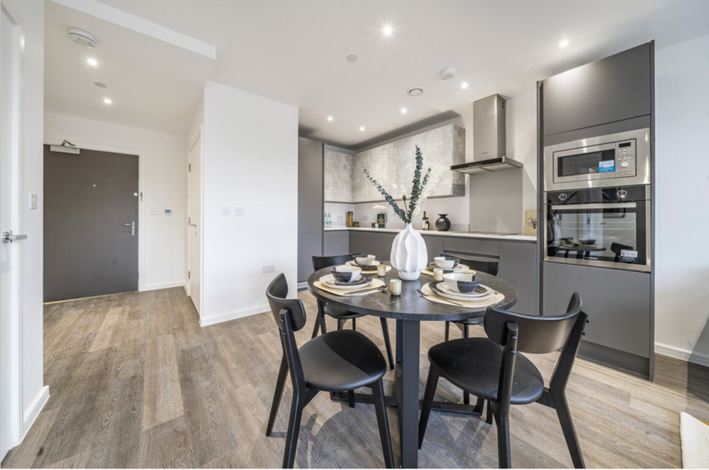 Apartment in Clapham - View 2