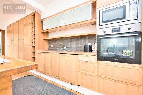 undefined, Biddestone Road, Highbury & Islington, London, London, N7