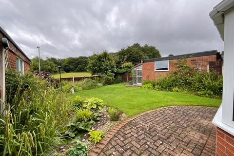 2 bedroom detached bungalow for sale, Kingsnorth Place, Stoke-On-Trent, ST3