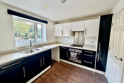 3 bedroom terraced house to rent, Kingsclere Close, Southampton, SO19