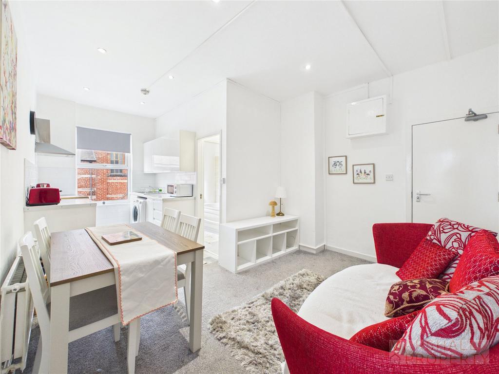 Apartment in Liverpool, Wavertree - View 2