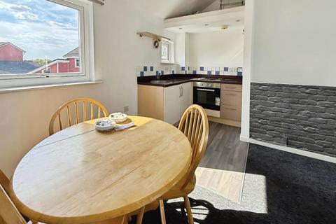 2 bedroom flat for sale, Merlin Walk