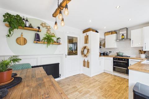 3 bedroom semi-detached house for sale, Bream Rise, Thackley, Bradford