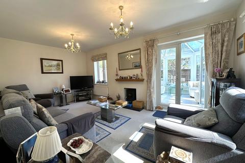 4 bedroom semi-detached house for sale, Knight Close, Crookham Village, Fleet