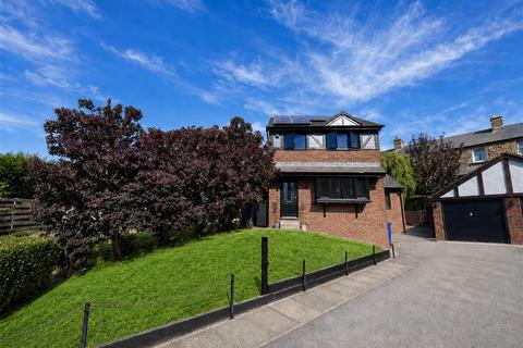 4 bedroom detached house for sale, Oaks Farm Drive, Darton, Barnsley