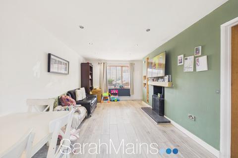 3 bedroom semi-detached house for sale, Heugh Hill, Springwell Village, NE9