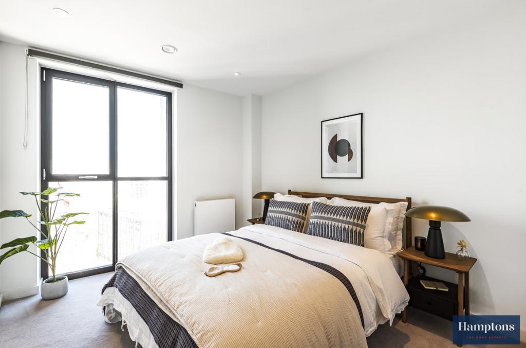 Apartment in Croydon - More