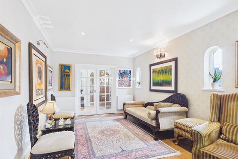 5 bedroom detached house for sale, Westfield Road, London