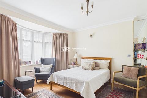5 bedroom detached house for sale, Westfield Road, London