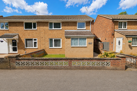 3 bedroom property to rent, Warminster Close, Corby, NN18