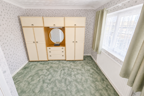 3 bedroom property to rent, Warminster Close, Corby, NN18
