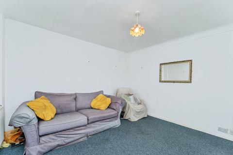 undefined, Maxwell Close, Whitby, Ellesmere Port, Cheshire, CH65