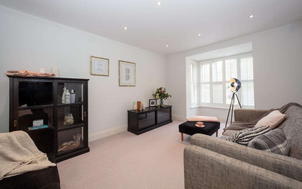 House in London - View 2