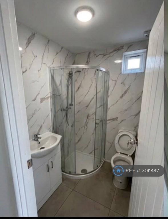 Apartment in Enfield - View 3