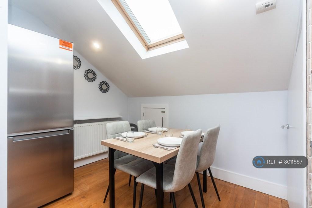 Apartment in London - View 5