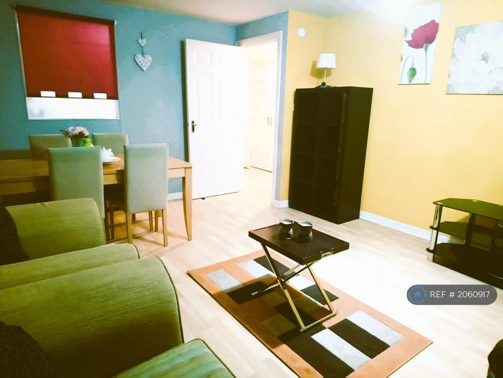 Apartment in Glasgow, Kingston - View 2