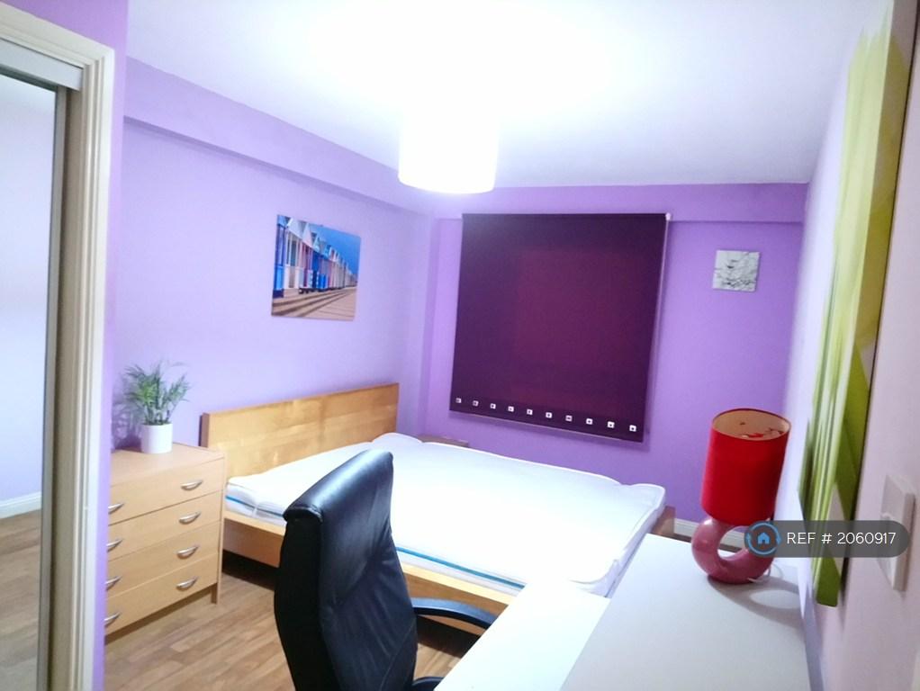 Apartment in Glasgow, Kingston - View 3