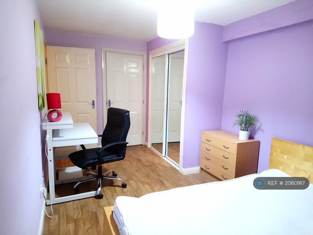 Apartment in Glasgow, Kingston - View 4