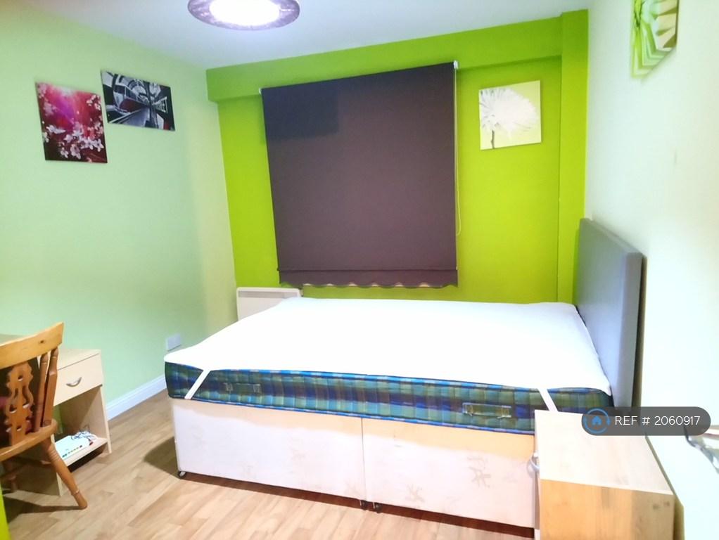 Apartment in Glasgow, Kingston - View 5