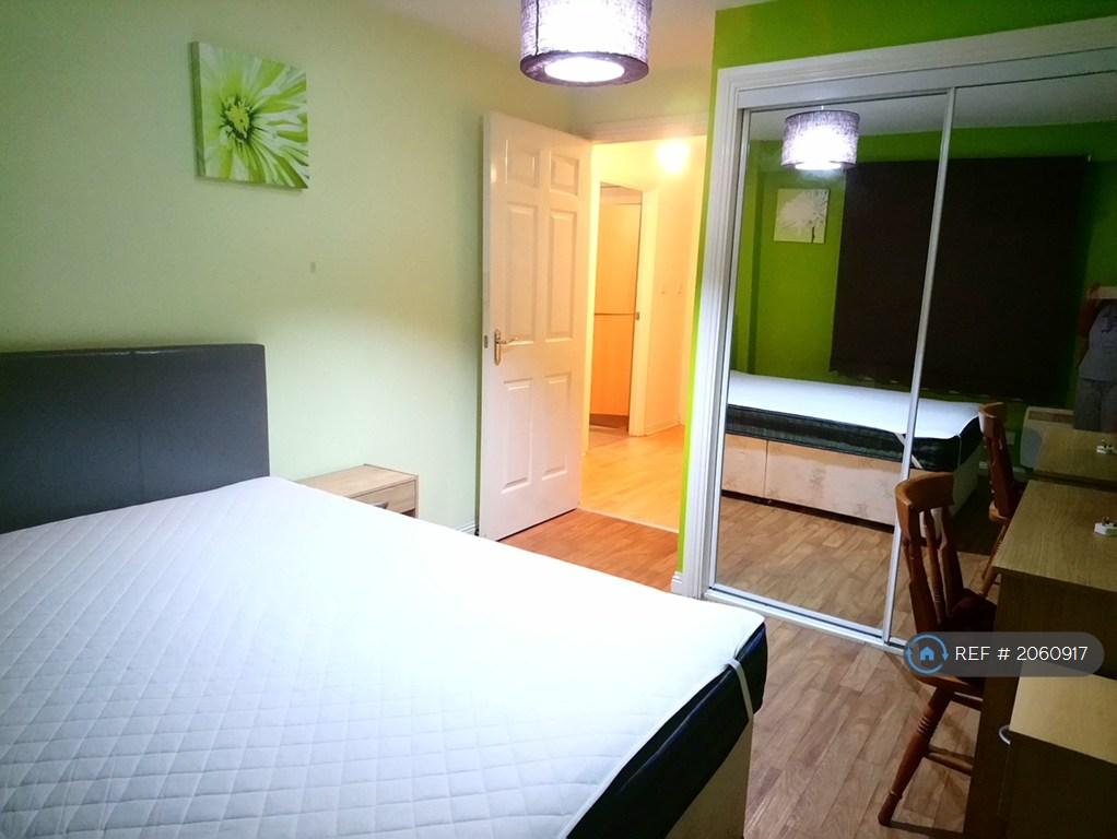 Apartment in Glasgow, Kingston - More