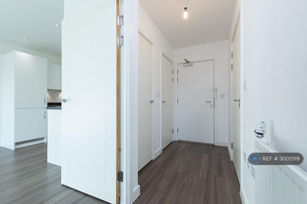 Apartment in New Addington, Croydon - View 3