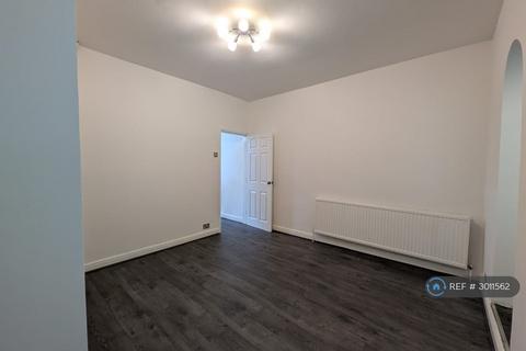 2 bedroom terraced house to rent, Blackley New Road, Manchester, M9