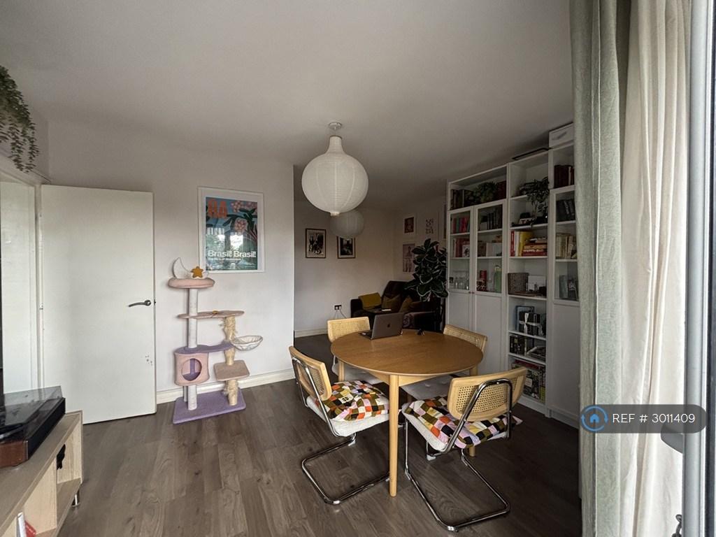 Apartment in London - View 3