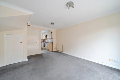 3 bedroom terraced house to rent, Hawthorne Place, Epsom KT17