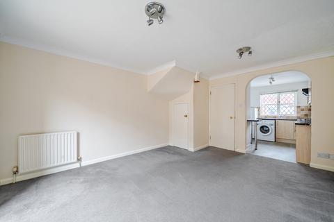 3 bedroom terraced house to rent, Hawthorne Place, Epsom KT17