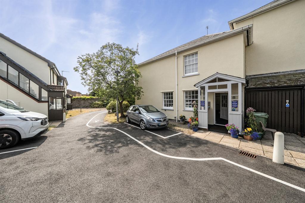 Apartment in Bristol - View 3