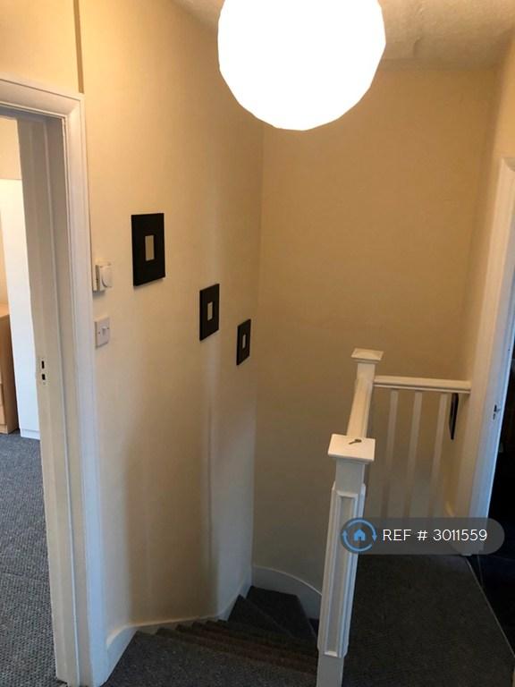 Apartment in Wembley - View 3