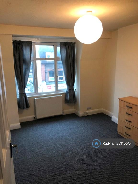Apartment in Wembley - View 4
