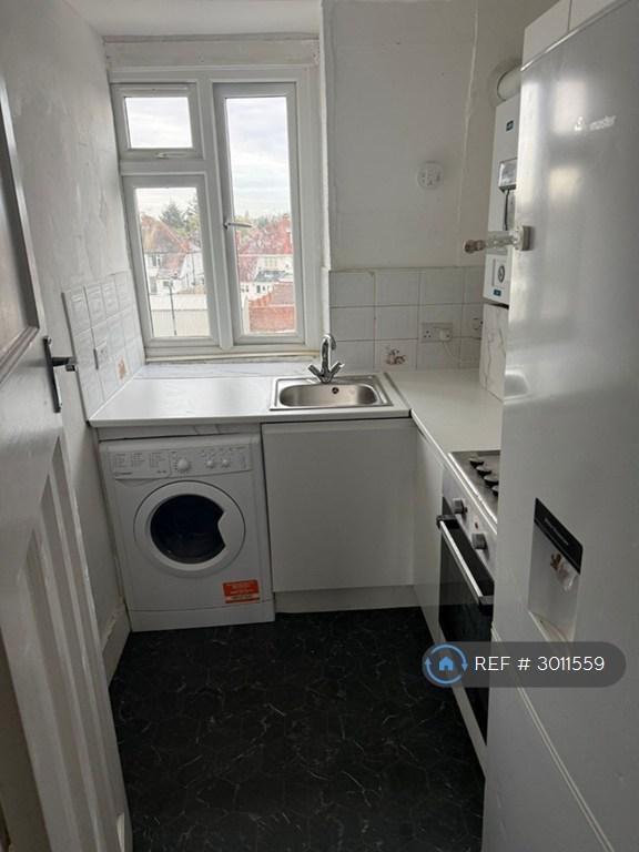 Apartment in Wembley - View 5