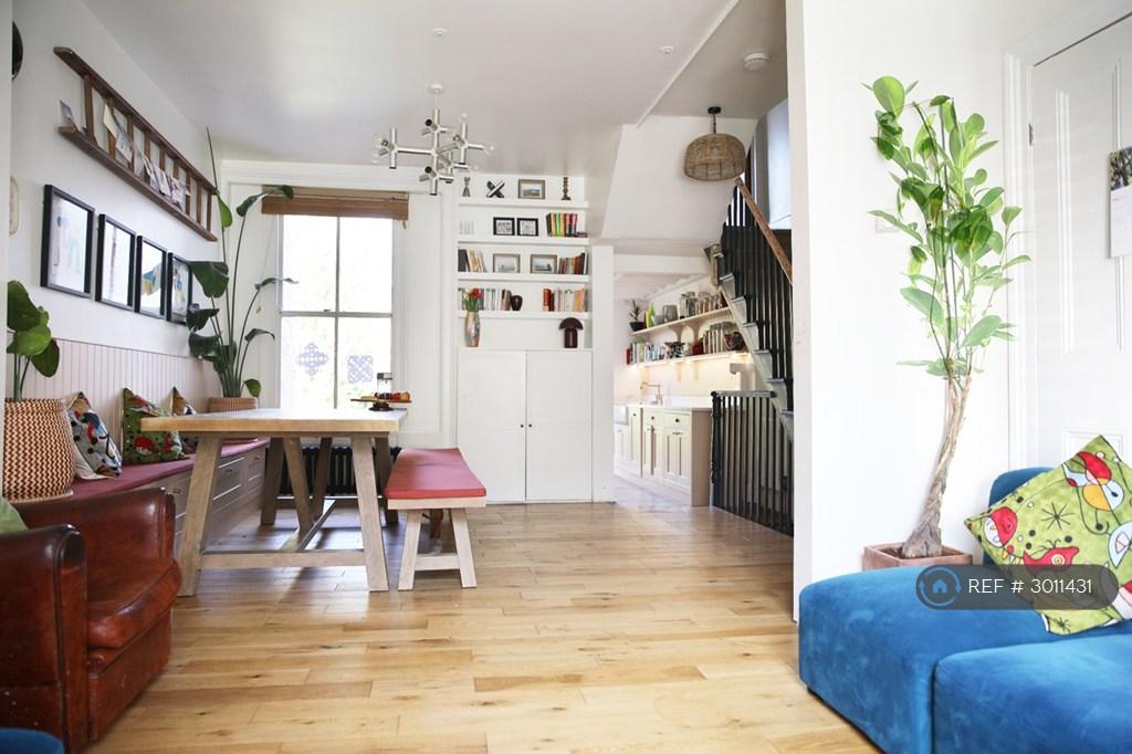House in London - View 2