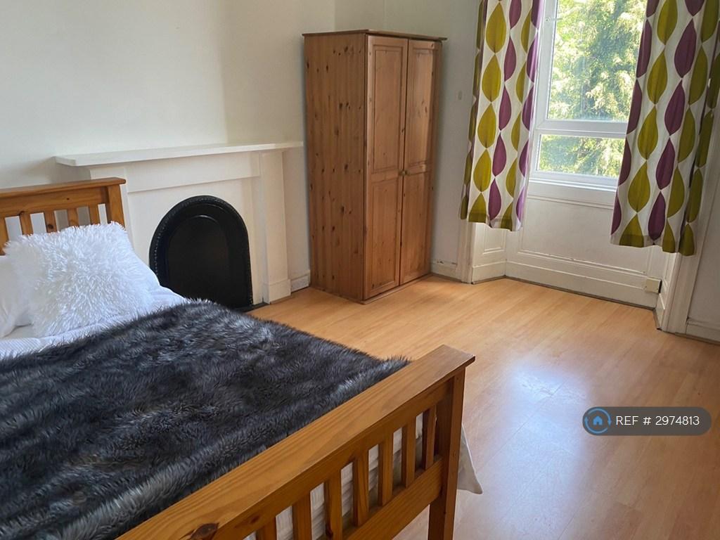 Apartment in Edinburgh - View 2