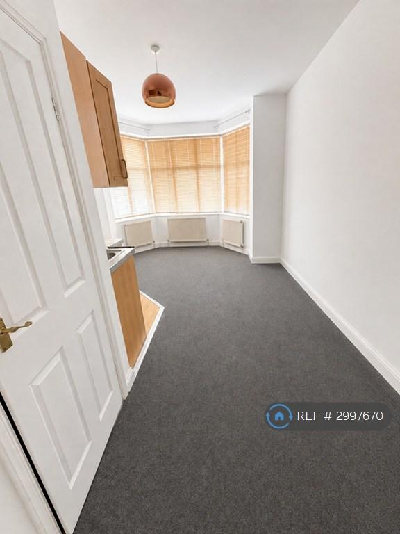 Apartment in London - View 2