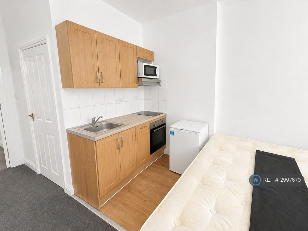 Apartment in London - View 3
