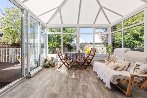 4 bedroom detached bungalow for sale, Netherstones, Stotfold, SG5 4BS