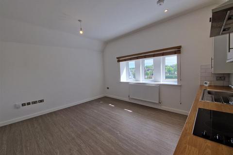 2 bedroom apartment to rent, Radnor Park Avenue, Folkestone