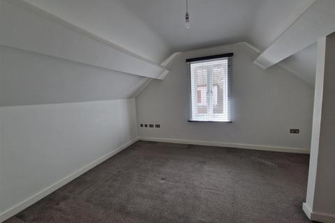 2 bedroom apartment to rent, Radnor Park Avenue, Folkestone