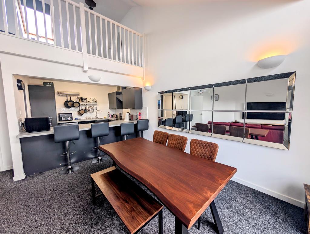 Apartment in Manchester - View 3