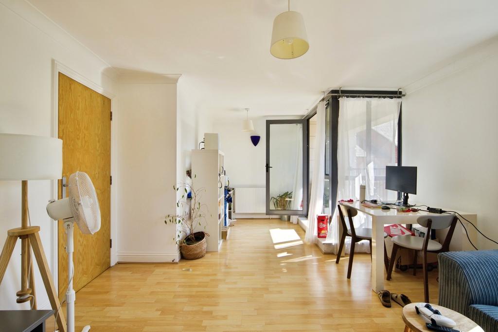 Apartment in London - View 3