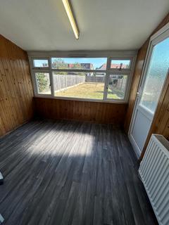 3 bedroom end of terrace house to rent, Sydney Road, Ilford, IG6