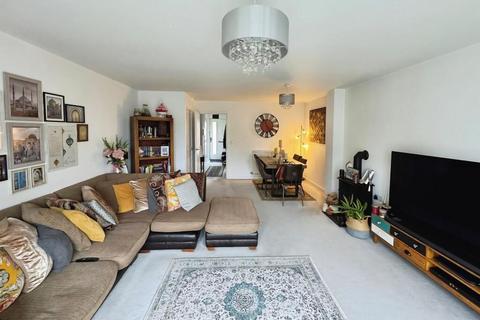 4 bedroom property to rent, Anderson Drive, Peterborough, PE3